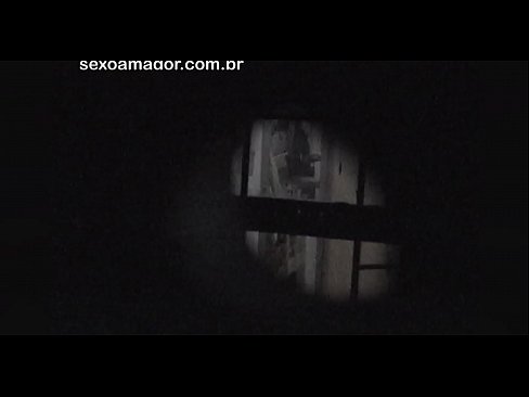 ❤️ Lourinho é filmado secretamente por um voyeur de bairro escondido atrás de tijolos ocos ❤️ Porno vídeo em porno pt.nudexxx.ru